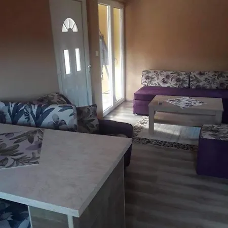 Stan Na Dan Danijela Apartment *